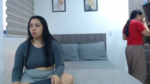 Snapshot of scarlett_evance chatting on 05-28-26, 11:07 Scarlett and Jazmin online show from 05-28-26, 11:07