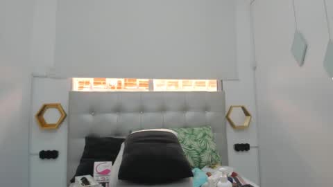 scarlett_fox20 online show from 03-09-25, 06:00