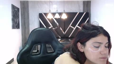 Snapshot of scarlett_jhonson_ch chatting on 04-12-26, 03:17 scarlett_jhonson_ch online show from 04-12-26, 03:17