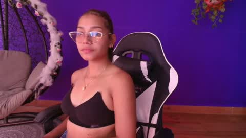 Snapshot of scarlett_lune chatting on 05-24-26, 07:30 scarlett_lune online show from 05-24-26, 07:30