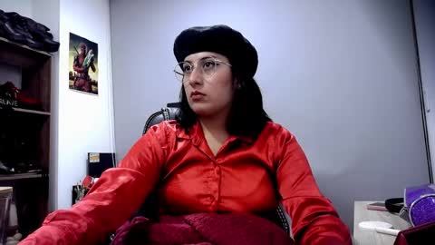 Snapshot of scarlett_sen chatting on 05-06-26, 04:01 Mistress Scarlett online show from 05-06-26, 04:01