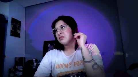 Snapshot of scarlett_sen chatting on 05-11-26, 04:04 Mistress Scarlett online show from 05-11-26, 04:04