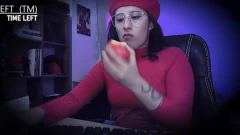 Snapshot of scarlett_sen chatting on 06-20-26, 01:58 Mistress Scarlett online show from 06-20-26, 01:58