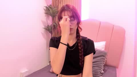 Snapshot of scarlett_smith_3 chatting on 10-13-25, 03:17 scarlett smith 3 online show from 10-13-25, 03:17