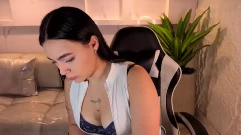 Scarlett online show from 12-22-25, 12:57