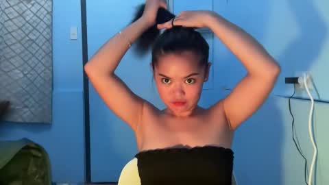 Snapshot of scarlett_snow0 chatting on 09-09-25, 12:05 Scarlett online show from 09-09-25, 12:05