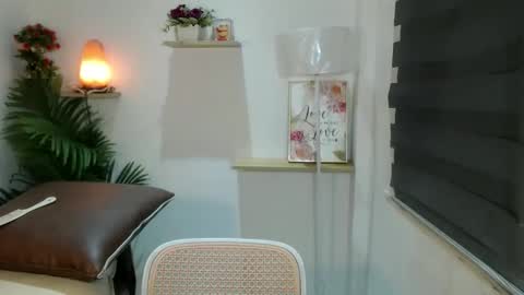 Snapshot of scarlett_sofia69 chatting on 06-08-26, 06:36 online show from 06-08-26, 06:36