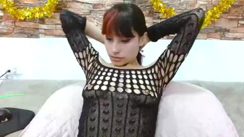 Scarlett pink online show from 12-04-24, 04:38