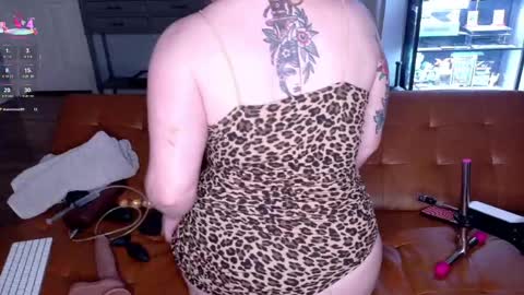 ScarlettredFF online show from 05-10-26, 04:06