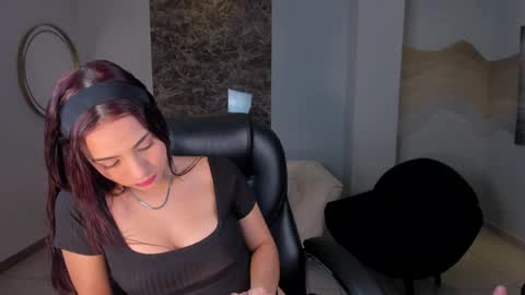 Snapshot of scarlettrosex1 chatting on 06-04-26, 08:15 Scarlett Rose online show from 06-04-26, 08:15