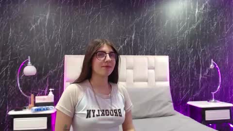 Scarlet online show from 12-17-25, 07:42