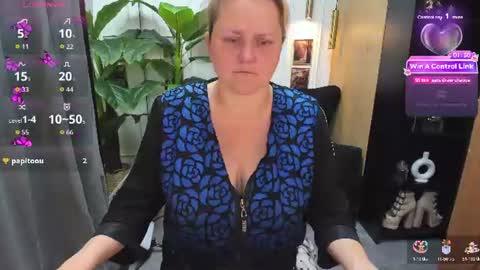 Snapshot of scarlettsoft chatting on 06-11-26, 06:00 Scarlett online show from 06-11-26, 06:00