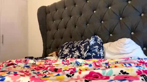 Snapshot of scarlettwhite69 chatting on 10-04-25, 04:10 Scarlett online show from 10-04-25, 04:10