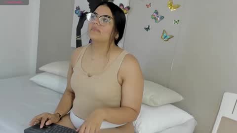 Snapshot of scarlettwhitmore chatting on 10-01-25, 03:34 Scarlett Whitmore online show from 10-01-25, 03:34