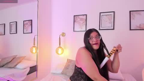 Snapshot of scarlettwhitmore chatting on 10-11-25, 03:39 Scarlett Whitmore online show from 10-11-25, 03:39