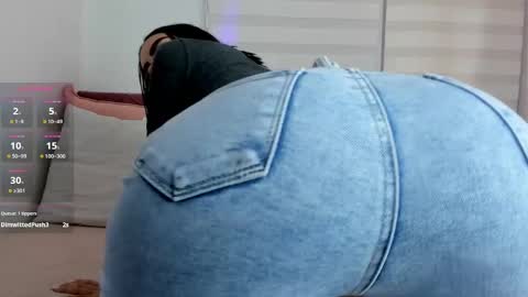 Snapshot of scarlletfoxx chatting on 02-23-25, 11:14 SCARLLET online show from 02-23-25, 11:14