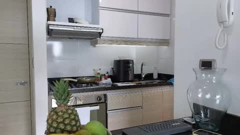 Snapshot of scarlletfoxx chatting on 09-17-25, 08:32 SCARLLET online show from 09-17-25, 08:32