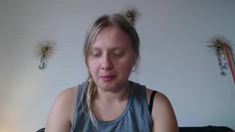 Snapshot of scartit chatting on 05-04-26, 06:48 ScarTit Bernhard online show from 05-04-26, 06:48