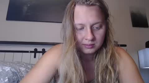 Snapshot of scartit chatting on 06-11-26, 01:27 ScarTit Bernhard online show from 06-11-26, 01:27