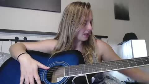 Snapshot of scartit chatting on 06-20-26, 05:21 ScarTit Bernhard online show from 06-20-26, 05:21