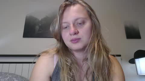 Snapshot of scartit chatting on 06-24-26, 09:36 ScarTit Bernhard online show from 06-24-26, 09:36