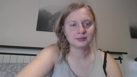 Snapshot of scartit chatting on 06-27-26, 08:14 ScarTit Bernhard online show from 06-27-26, 08:14