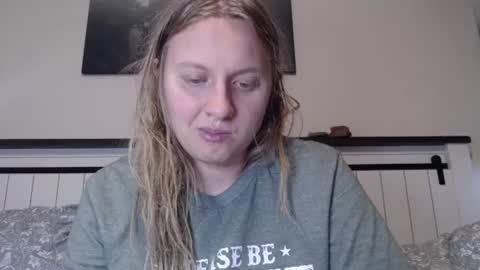 Snapshot of scartit chatting on 07-06-26, 11:07 ScarTit Bernhard online show from 07-06-26, 11:07