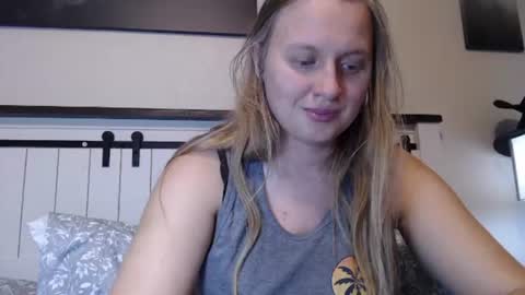 Snapshot of scartit chatting on 07-12-26, 11:51 ScarTit Bernhard online show from 07-12-26, 11:51