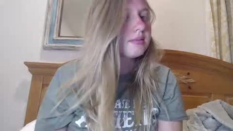 Snapshot of scartit chatting on 08-03-26, 05:28 ScarTit Bernhard online show from 08-03-26, 05:28