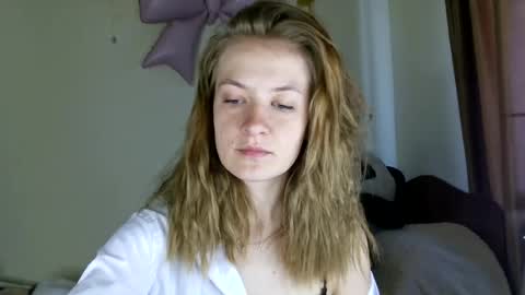 Snapshot of scented_elsa chatting on 07-05-26, 07:59 Elsa online show from 07-05-26, 07:59