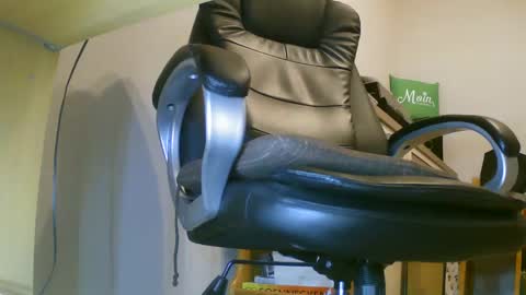 Snapshot of schlueppee chatting on 01-15-25, 09:09 Fritz Schluepper online show from 01-15-25, 09:09