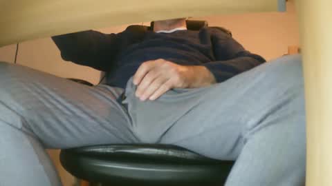 Snapshot of schlueppee chatting on 02-04-25, 07:11 Fritz Schluepper online show from 02-04-25, 07:11