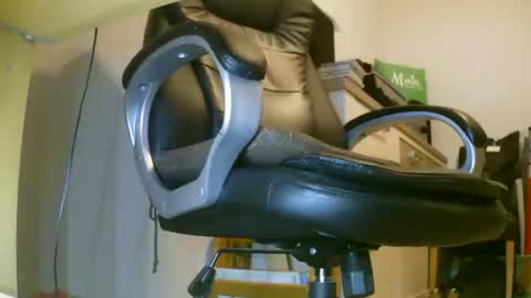 Snapshot of schlueppee chatting on 11-13-25, 09:47 Fritz Schluepper online show from 11-13-25, 09:47