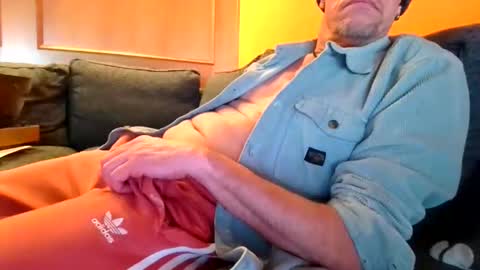 schmuhbaer1 online show from 12-15-25, 11:03