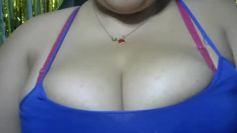 Snapshot of schoco_milf chatting on 06-02-26, 01:07 mai latina online show from 06-02-26, 01:07
