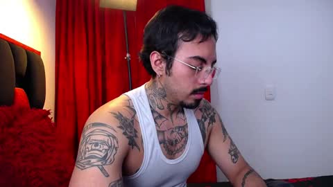 Snapshot of scockpion_ chatting on 05-12-26, 05:59 Alejandro help me to reach 200 thumps up online show from 05-12-26, 05:59