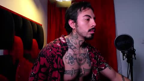 Snapshot of scockpion_ chatting on 05-19-26, 03:24 Alejandro help me to reach 200 thumps up online show from 05-19-26, 03:24