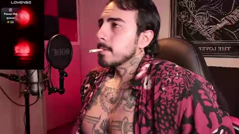 Alejandro help me to reach 200 thumps up online show from 07-17-26, 10:33