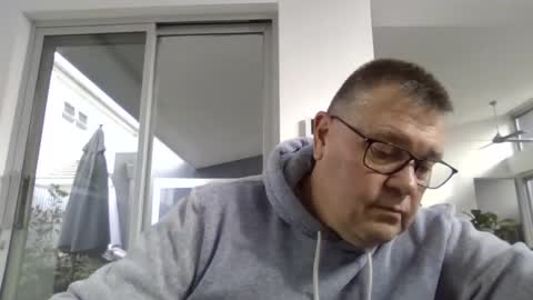 Snapshot of scoobs71 chatting on 06-02-26, 12:45 Scoobs online show from 06-02-26, 12:45