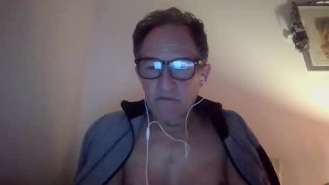 Snapshot of scotchwhieskie chatting on 04-27-26, 11:03 scotchwhieskie online show from 04-27-26, 11:03