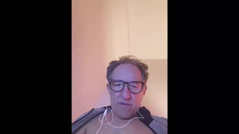 Snapshot of scotchwhieskie chatting on 05-17-26, 10:28 scotchwhieskie online show from 05-17-26, 10:28