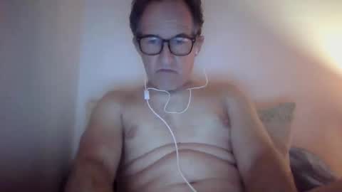 Snapshot of scotchwhieskie chatting on 05-31-26, 10:11 scotchwhieskie online show from 05-31-26, 10:11