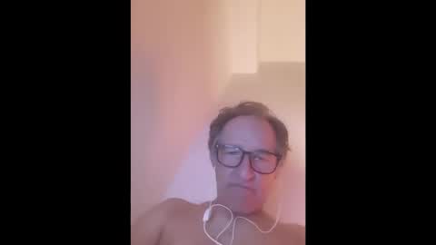 Snapshot of scotchwhieskie chatting on 06-07-26, 10:02 scotchwhieskie online show from 06-07-26, 10:02