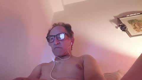 Snapshot of scotchwhieskie chatting on 06-08-26, 10:43 scotchwhieskie online show from 06-08-26, 10:43