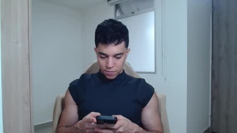 Snapshot of scott_brasher1 chatting on 01-15-25, 08:58 Twitter Scott brasher1 Instagram Camiloestuardo2 online show from 01-15-25, 08:58