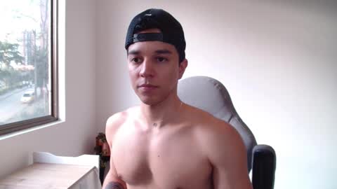 Snapshot of scott_brasher1 chatting on 02-19-25, 10:09 Twitter Scott brasher1 Instagram Camiloestuardo2 online show from 02-19-25, 10:09