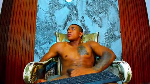 Snapshot of scottwriight chatting on 11-08-25, 02:23 Scott online show from 11-08-25, 02:23