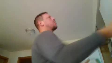 scottydoesntknow0 online show from 01-02-25, 12:55