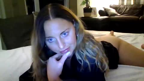 Snapshot of scouse_lexi chatting on 09-15-25, 09:37 Scouse Lexi  online show from 09-15-25, 09:37