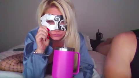 SDBeachfreaks online show from 11-13-25, 05:06